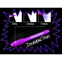 UV pero s neviditelným inkoustem a UV světlem